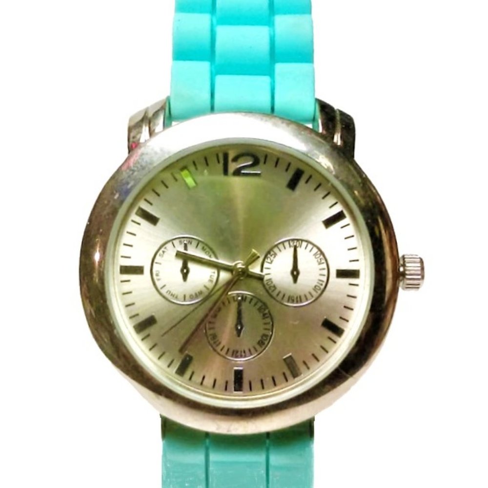 THE CYBER CHROME SURPRISE WATCH